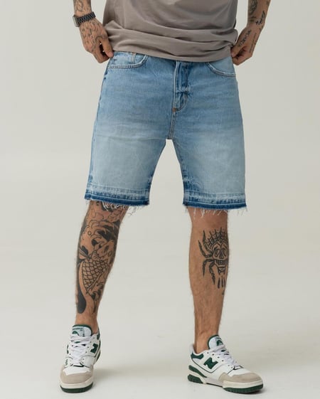 Голубые базовые джинсовые шорты BEZET с обрезанными краями