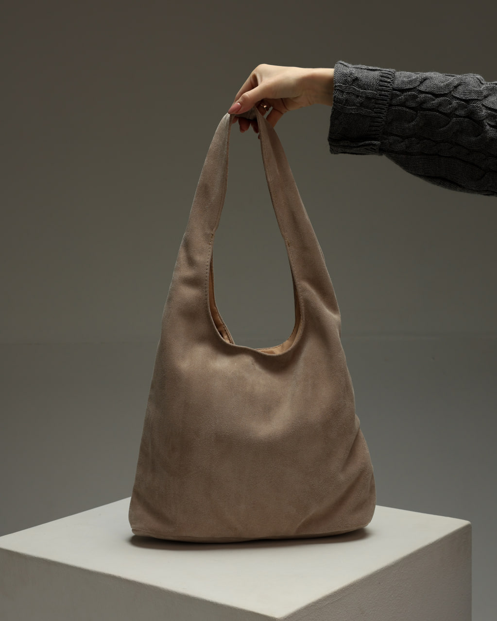 Жіноча сумка-шопер з натуральної замші бежевий SKILL