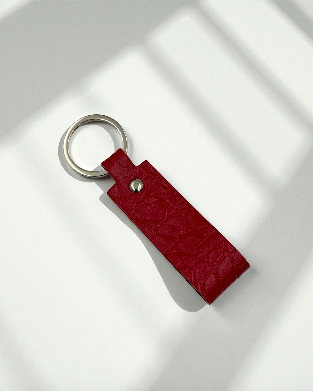 Брелок з натуральної італійської шкіри (червоний) SKILL