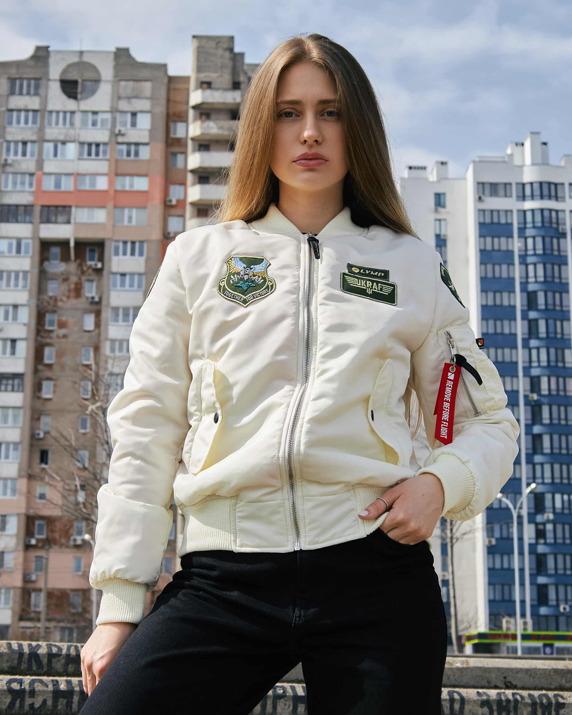 Бомбер MA-1 молочний жіночий з нашивками Olymp