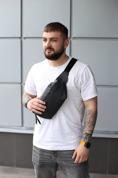 Сумка чоловіча SKILL бананка із натуральної шкіри чорна SKILL