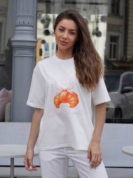 Футболка жіноча оверсайз з принтом Croissant Біла TEAMV