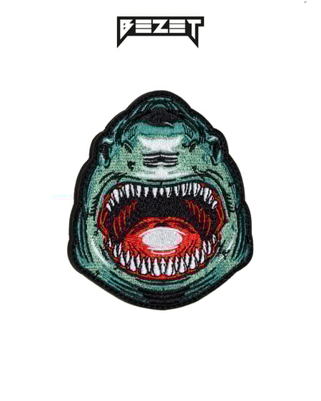 Шеврон BEZET Акула