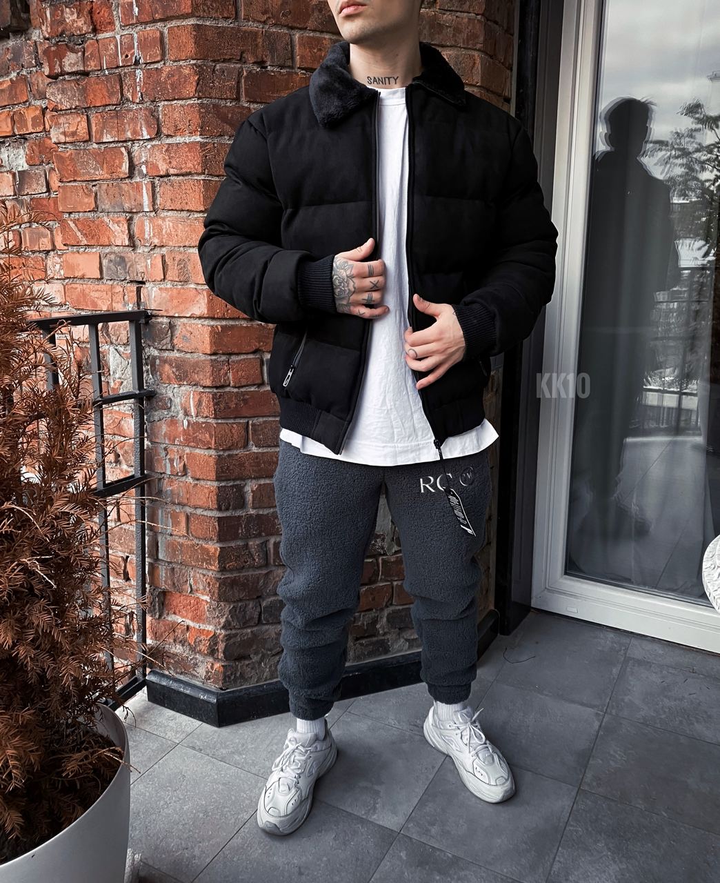 Куртка на зиму від sold-0ut