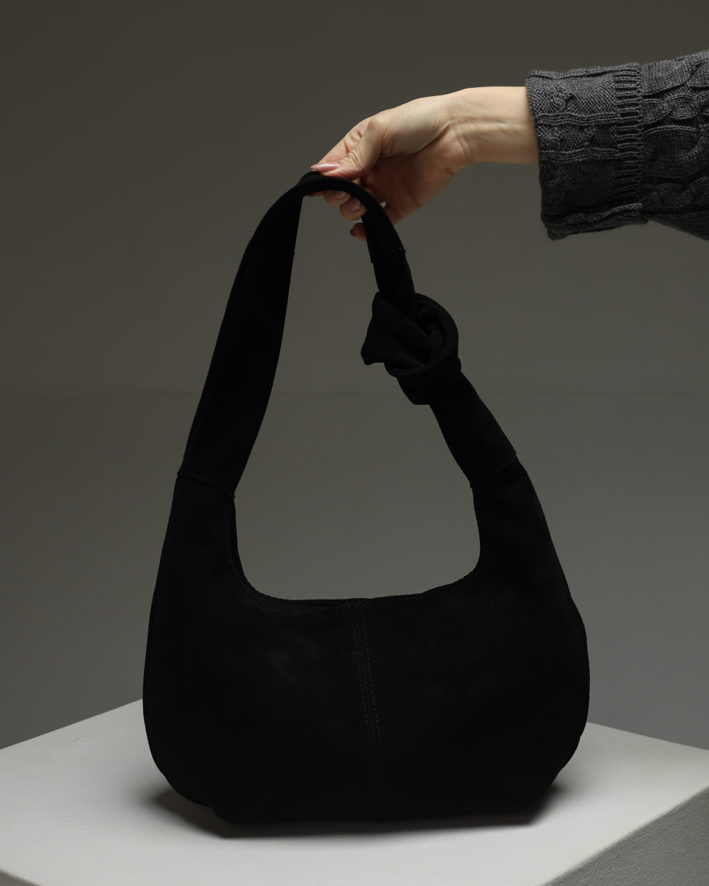 Сумка-хобо з натуральної замші SKILL чорний