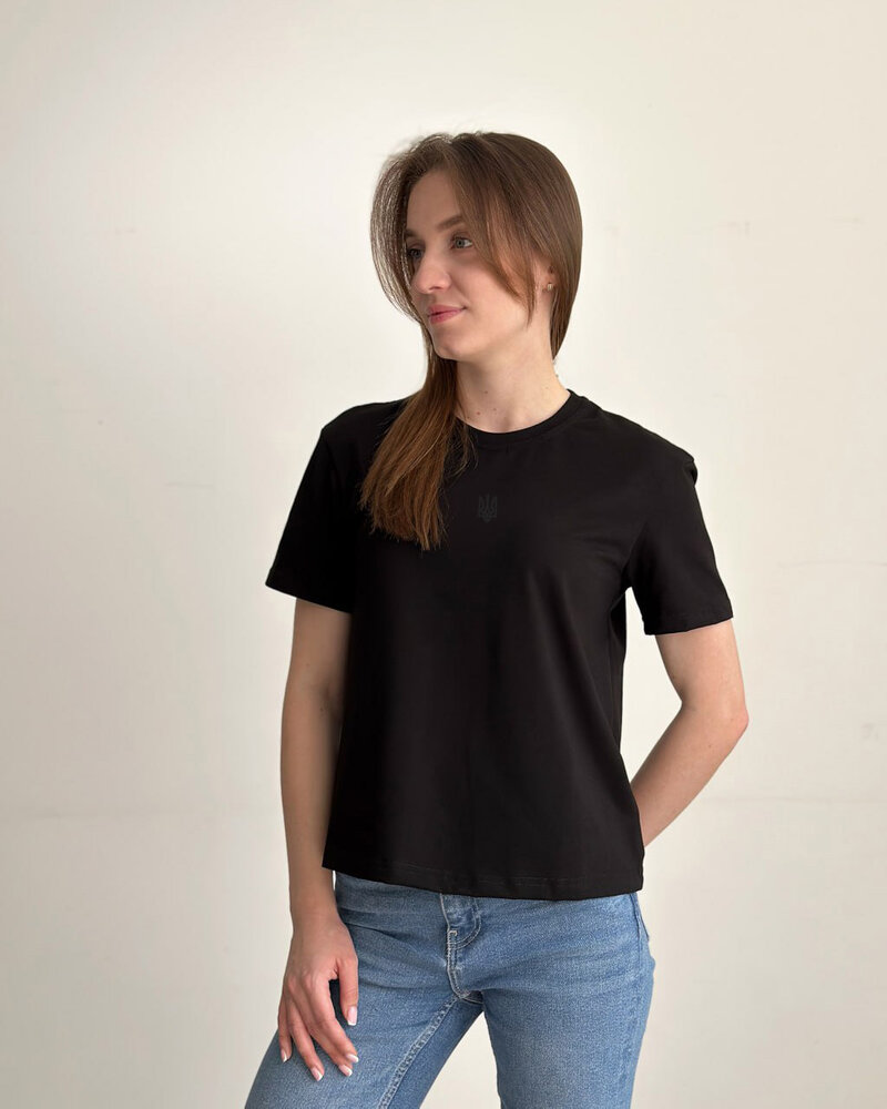 Чорна базова жіноча футболка Pobedov Freedom