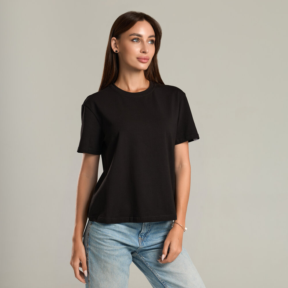 Чорна базова жіноча футболка Pobedov Freedom