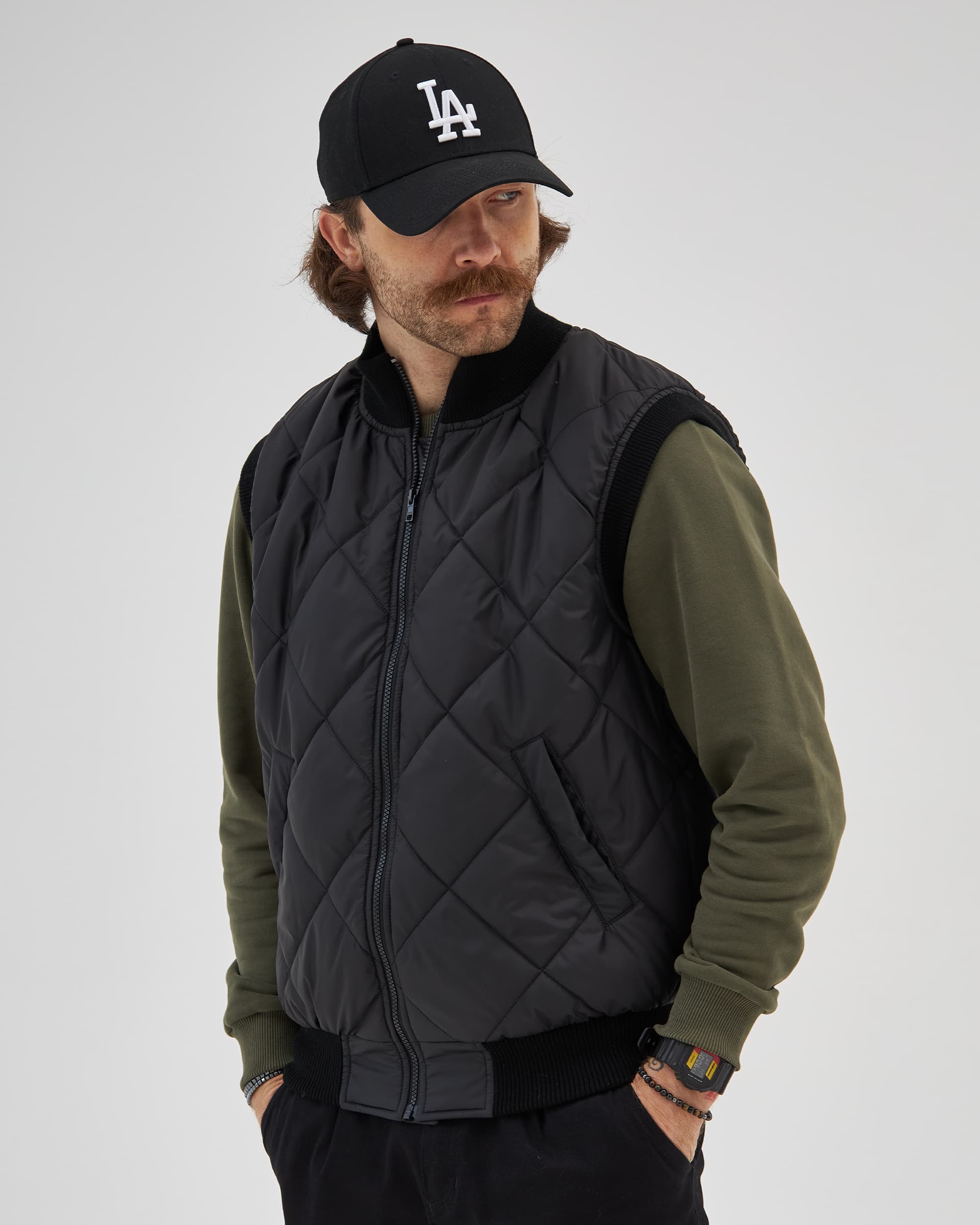 Стьобаний жилет чорний Olymp