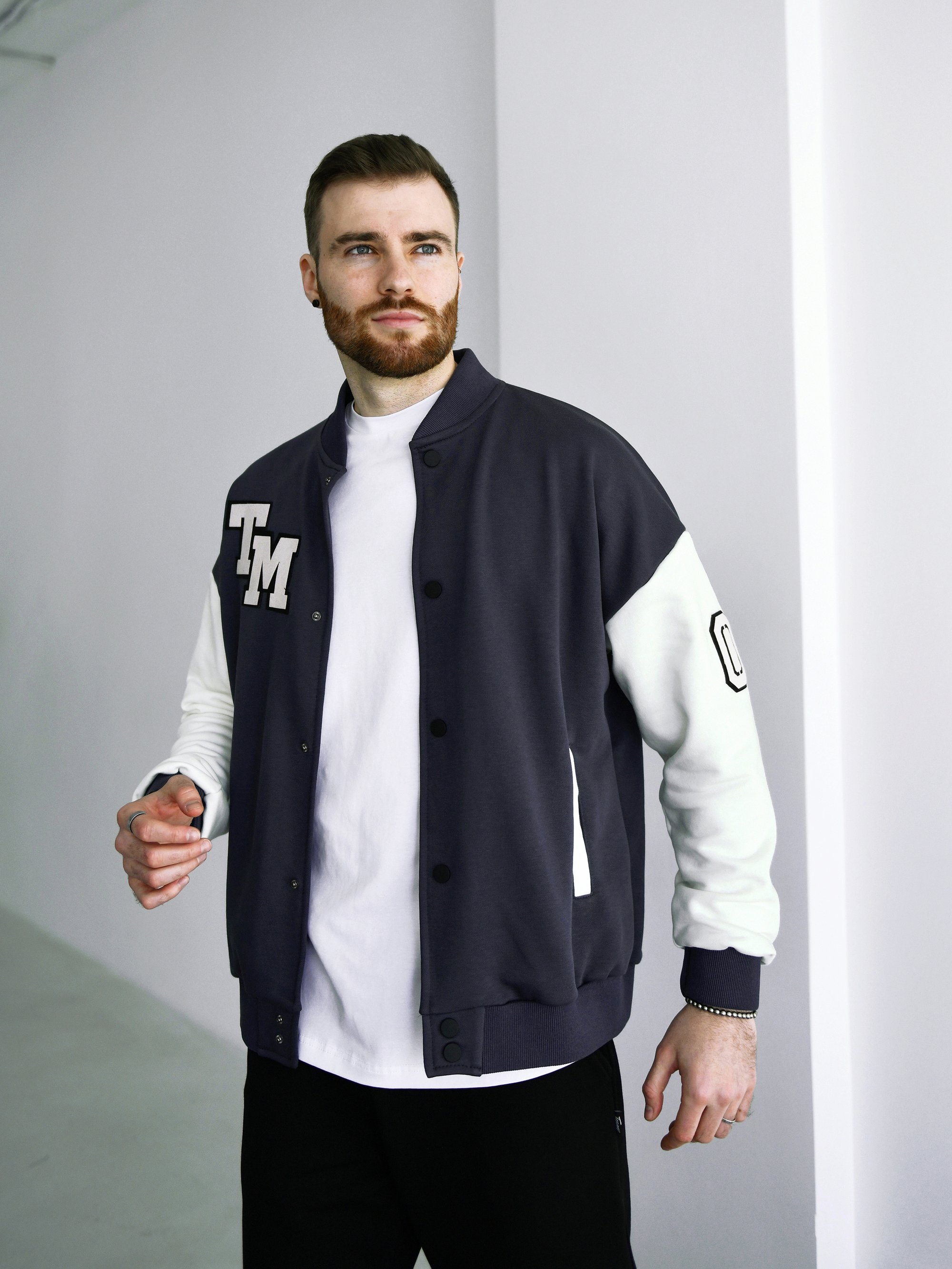 Чоловіча кофта Бомбер на кнопках TM Oversize Petlia 23 Графітовий з молочним