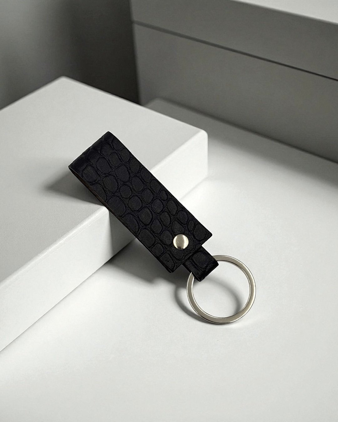 Брелок з натуральної італійської шкіри (чорний) SKILL