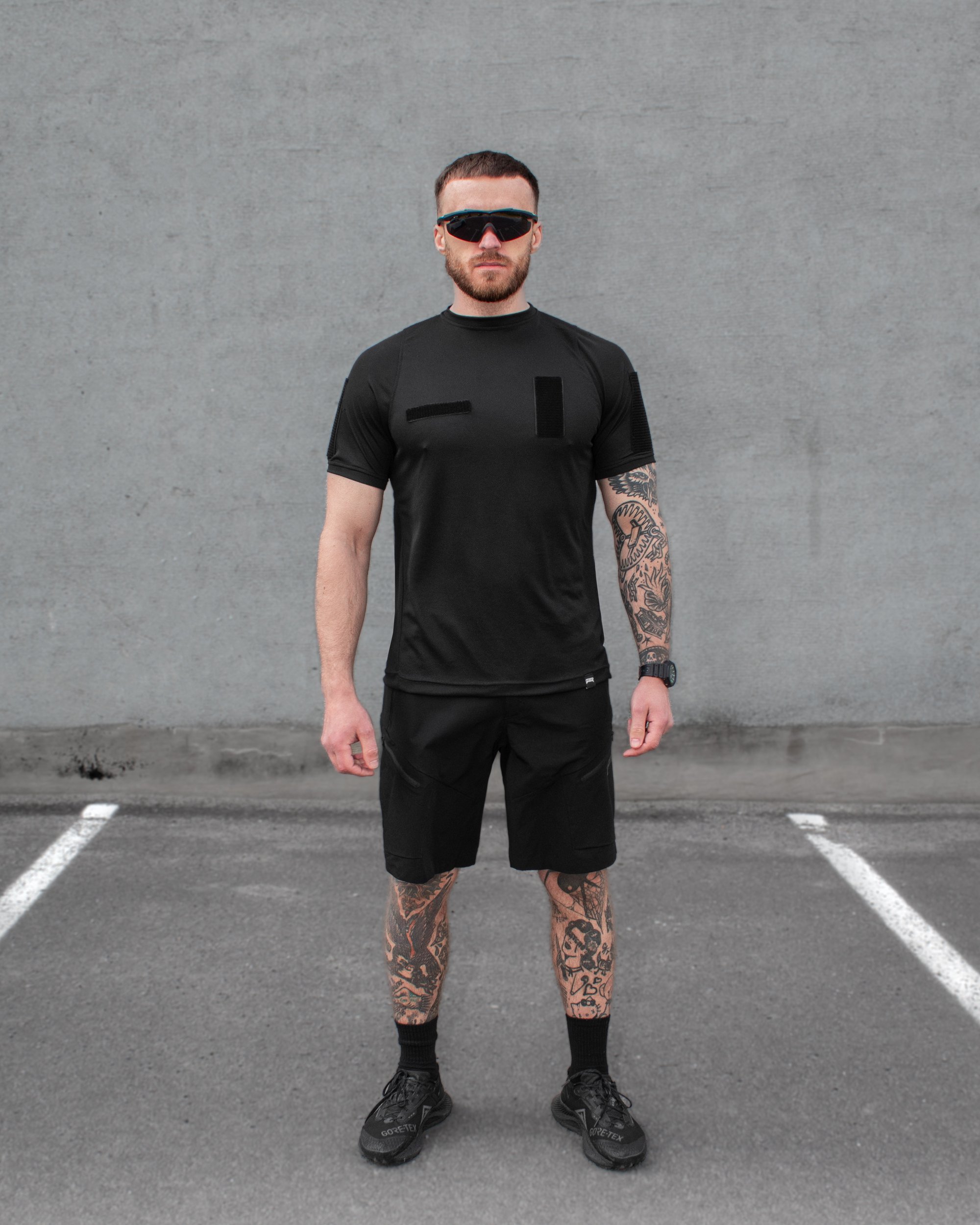 КОМПЛЕКТ (ШОРТЫ КАРГО BEZET ADVENTURE ЧЕРНЫЙ,ФУТБОЛКА БЫСТРОСОХНУЩАЯ ТАКТИЧЕСКАЯ BEZET ЧЕРНЫЙ)