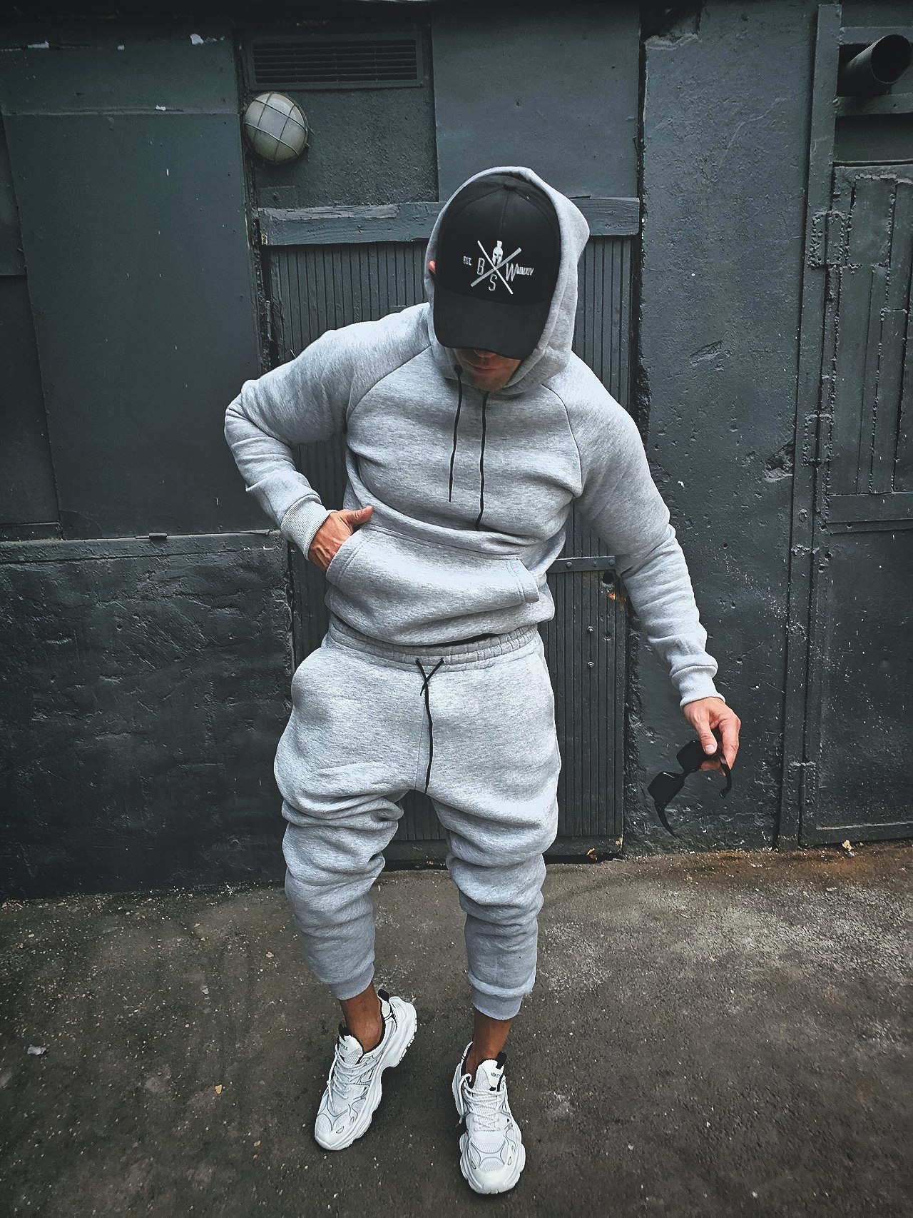 Спортивний костюм зимовий BRAVE капішон сірий