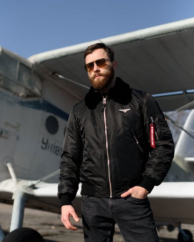 bomber-b-15-chornii-olymp