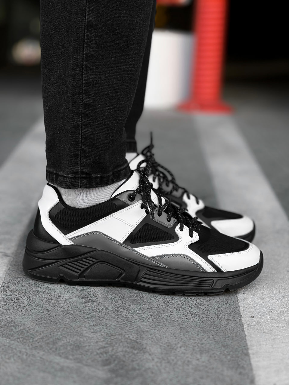 Мужские кроссовки кожаные Ultimate черно-белые (водонепроницаемые)