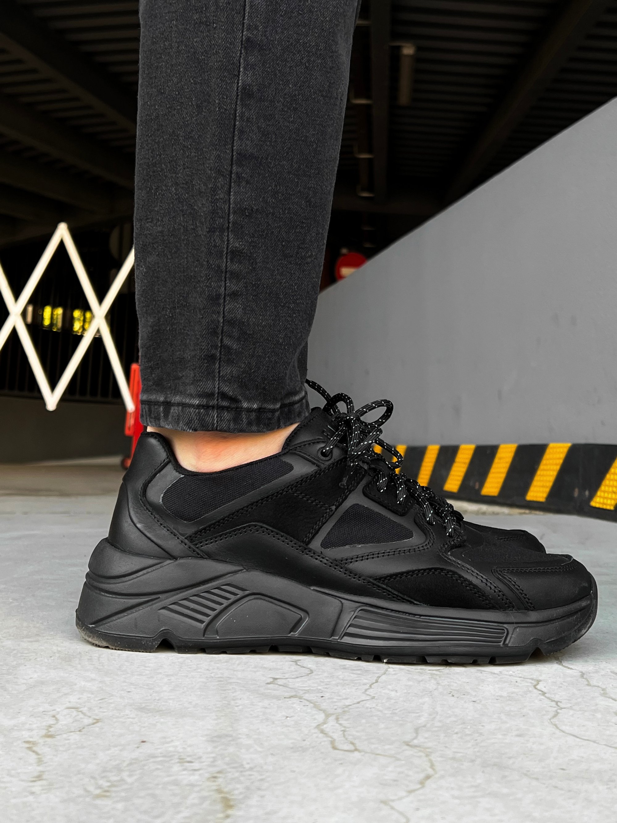 Мужские кроссовки кожаные Ultimate черные (водонепроницаемые) VDLK