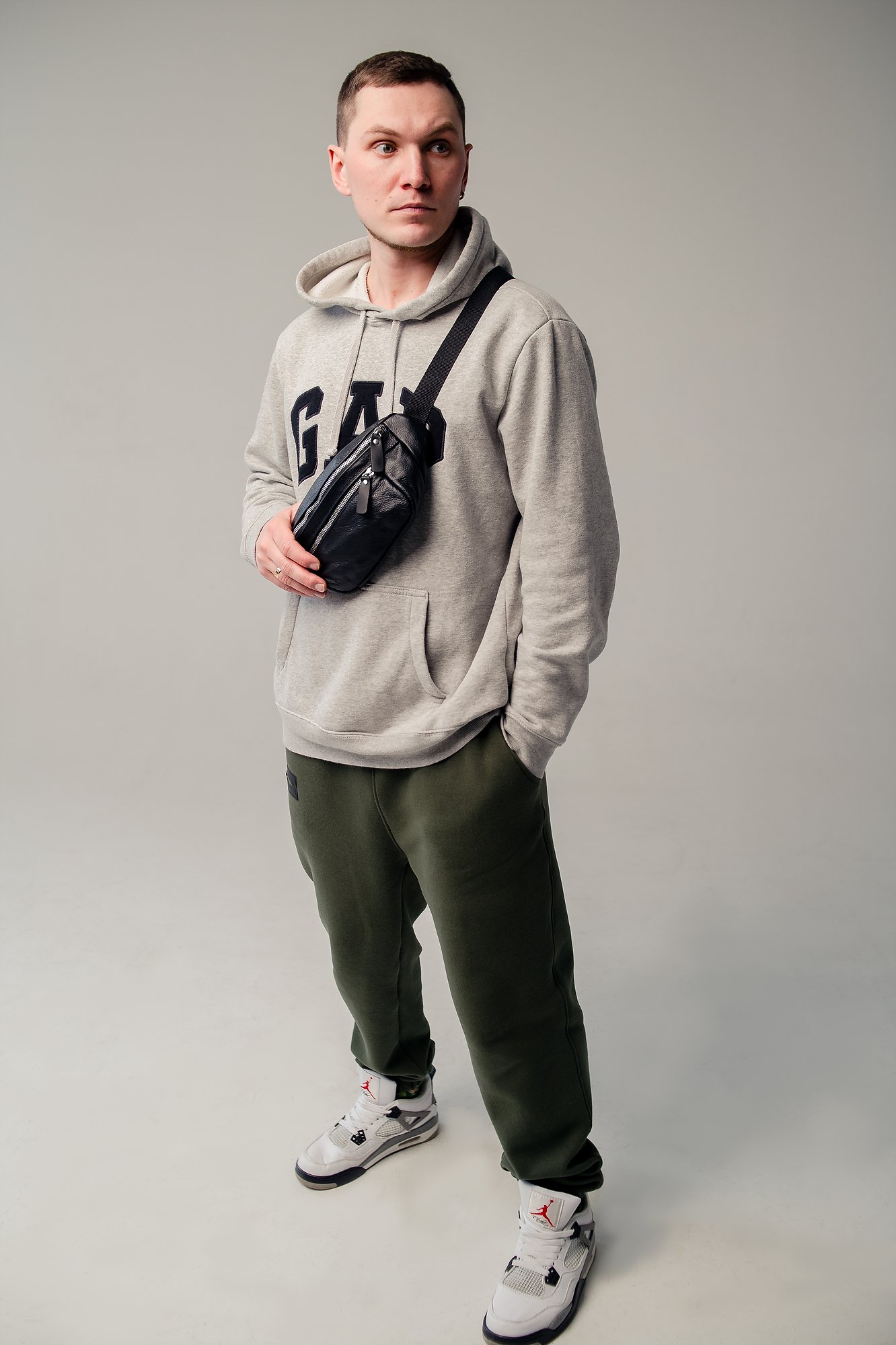 Сумка мужская кожаная бананка черная SKILL