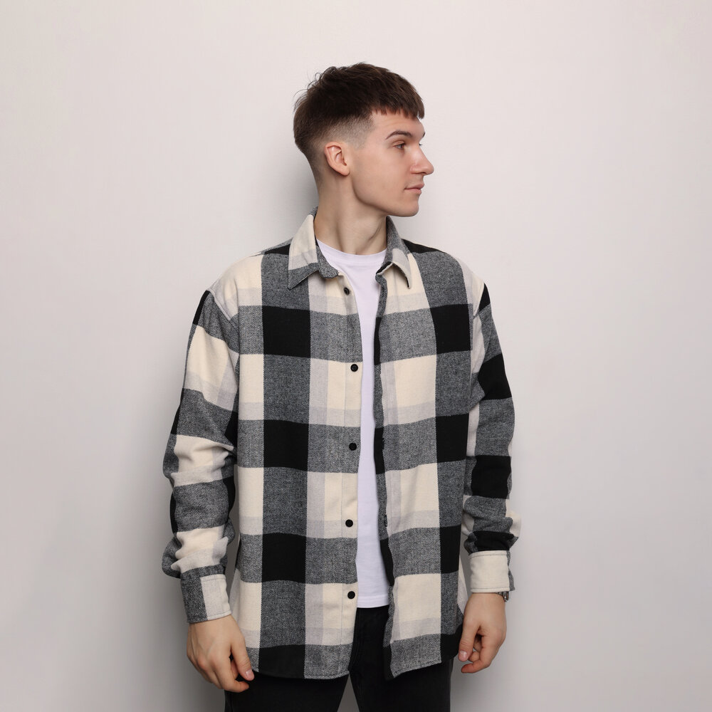Чоловіча сорочка Pobedov Tartan в клітинку чорно-біла