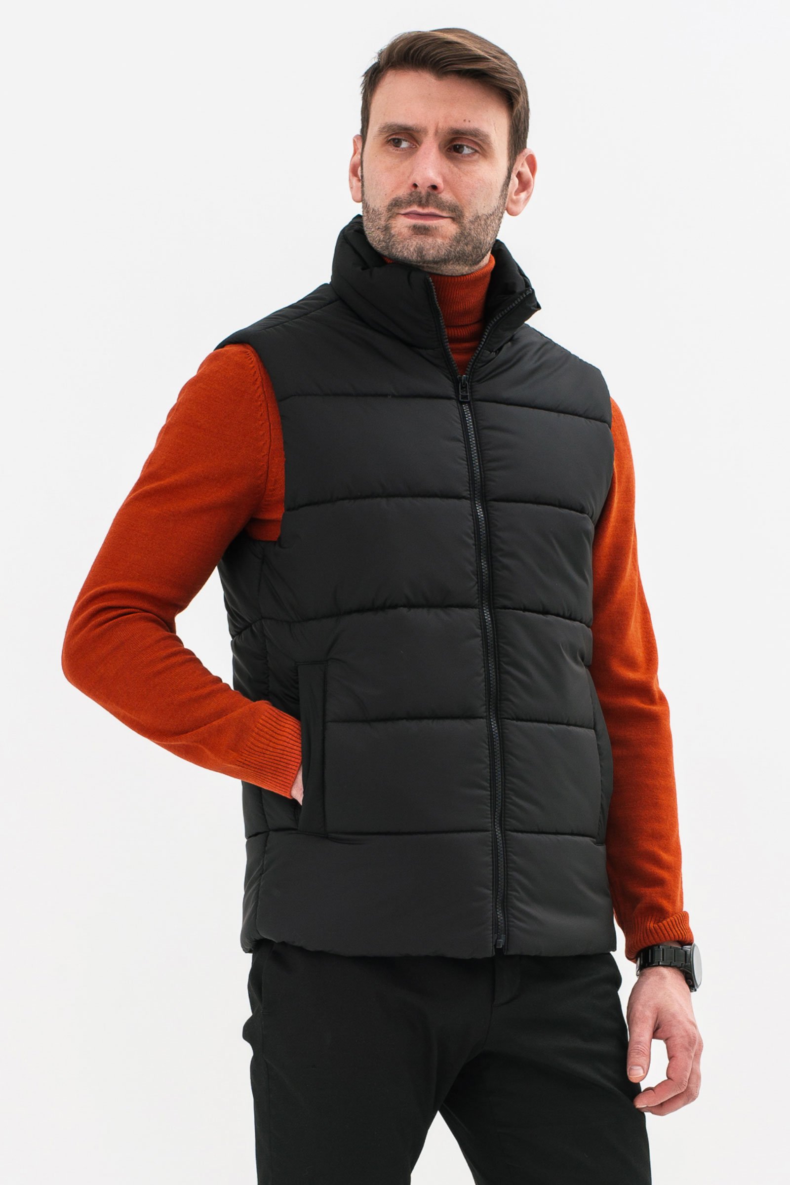 Чоловічий жилет чорний демісезонний Suns House