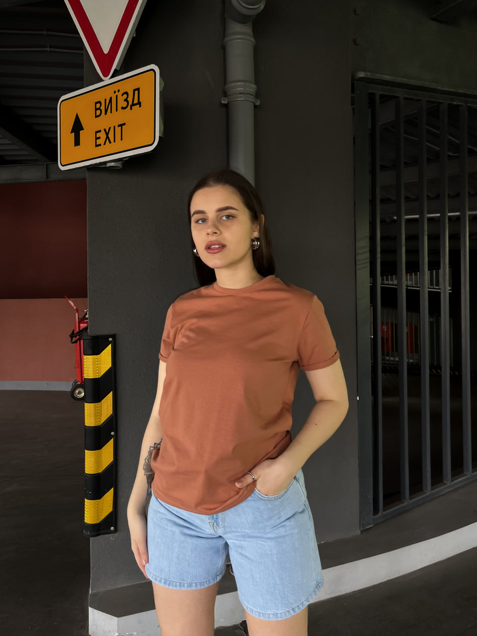 Футболка жіноча Reload - Base, коричневий