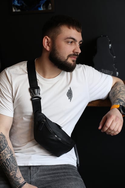 Сумка мужская на пояс из натуральной кожи черная SKILL