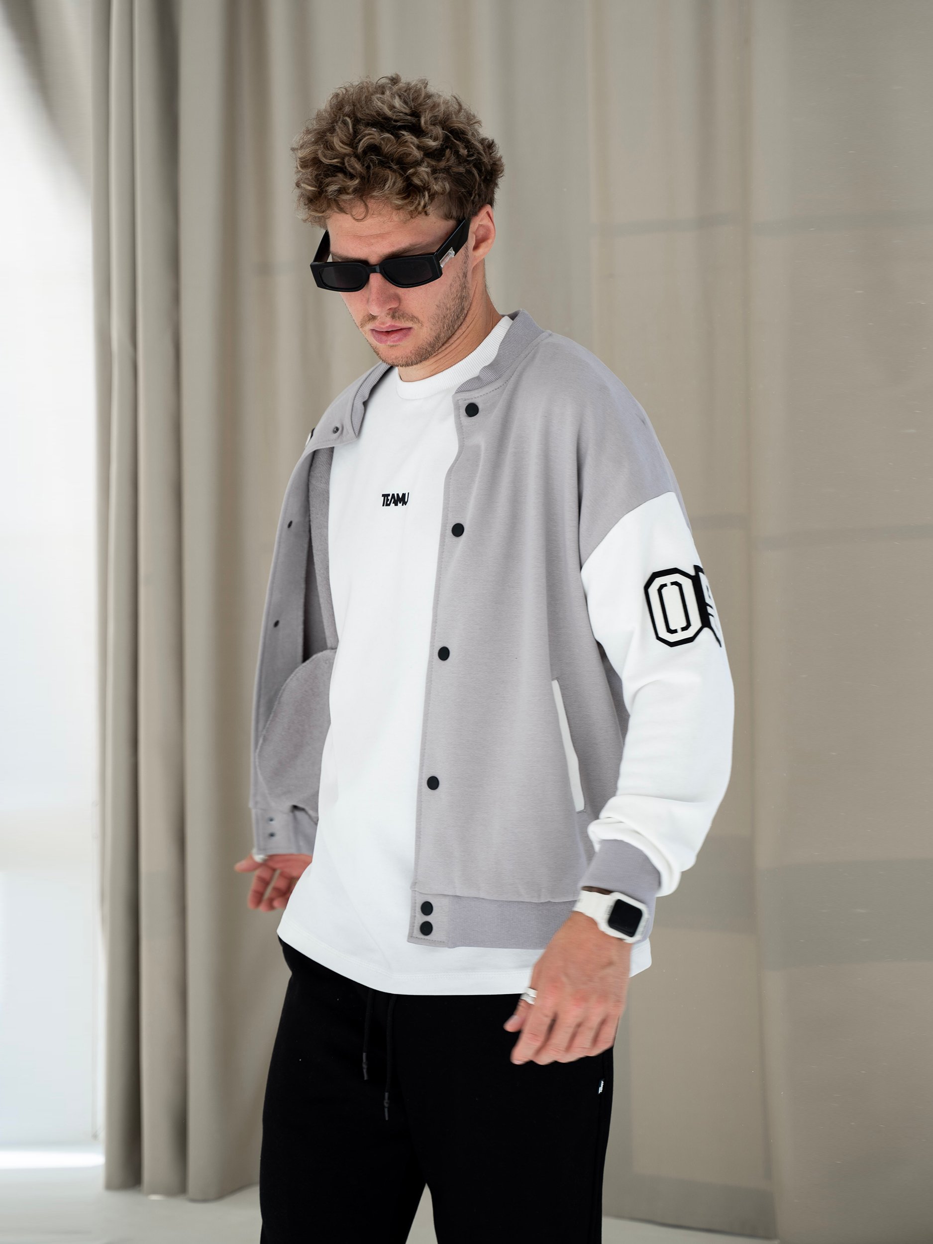 Чоловіча кофта Бомбер на кнопках TM Oversize Petlia 23 Сірий із молочним