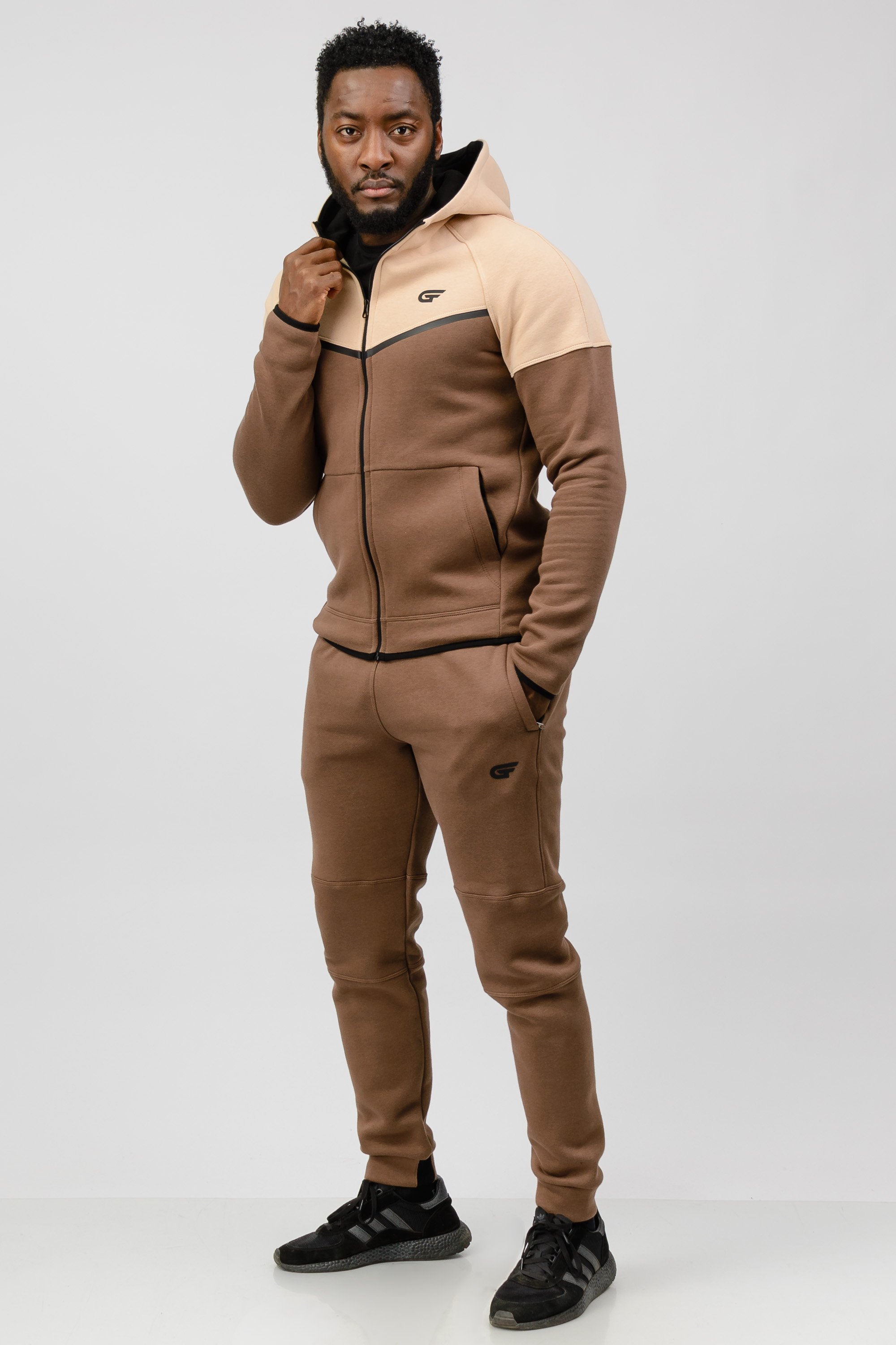 Утеплений спортивний костюмі GFSPORT коричневий