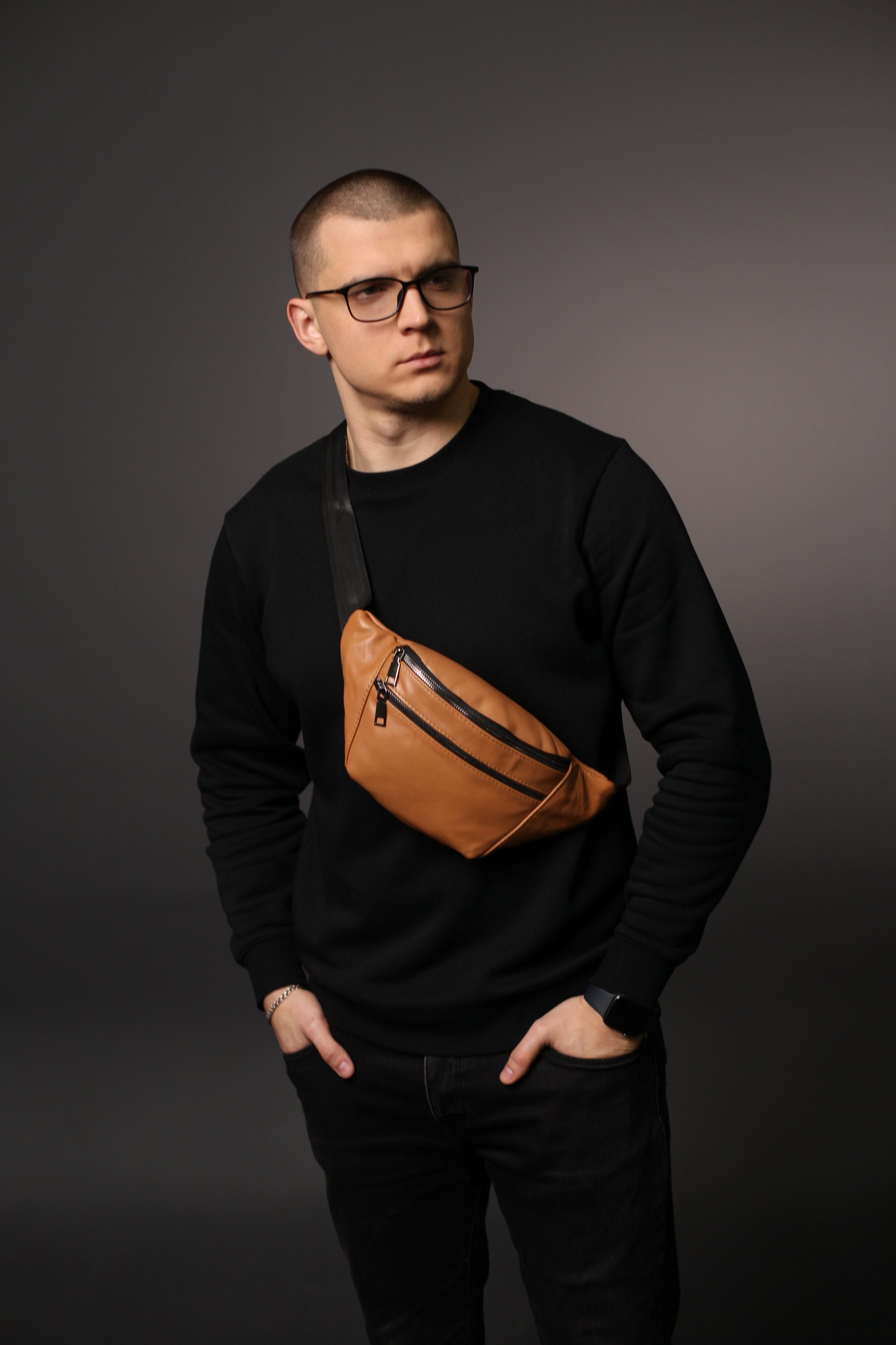 Сумка чоловіча бананка із натуральної шкіри чорна SKILL