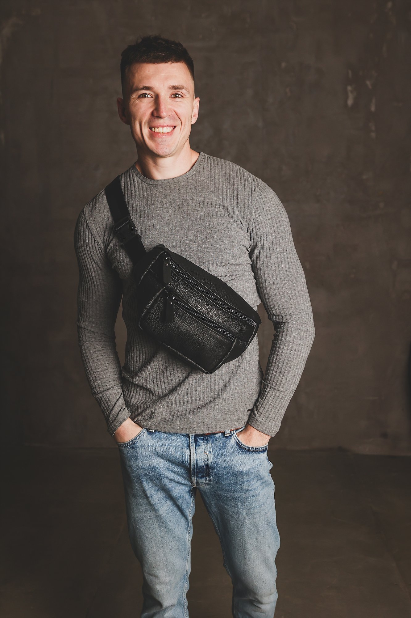 Сумка чоловіча бананка із натуральної шкіри чорна SKILL