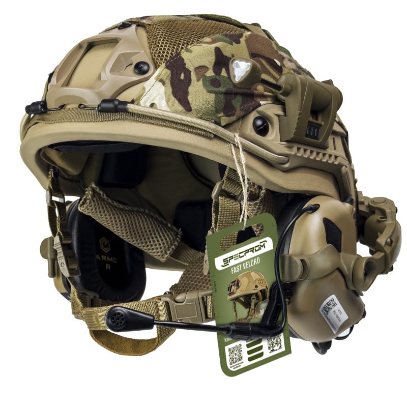 Шолом FAST SPECPROM у кавері з навушниками M32H з "Чебурашками", підсумком противаги та тактичним ліхтариком Койот