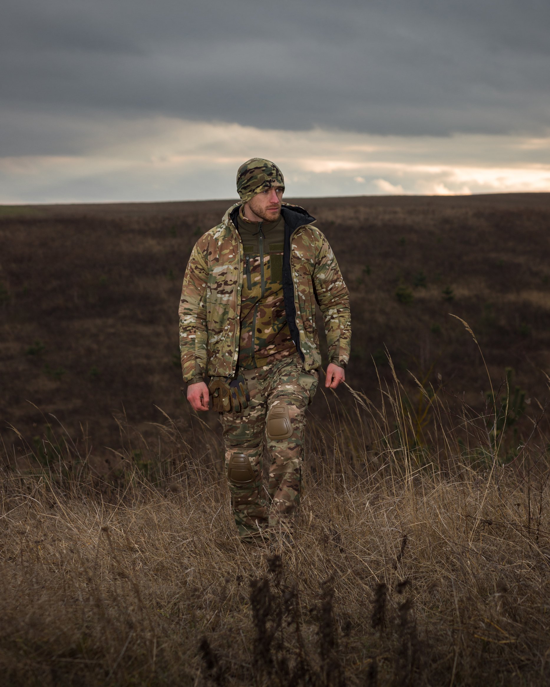 ТАКТИЧНИЙ КОМПЛЕКТ (КУРТКА ТАКТИЧЕСКАЯ BEZET СНАЙПЕР МУЛЬТИКАМ, БРЮКИ КАРГО ТАКТИЧЕСКИЕ BEZET ШТУРМ 2.0 МУЛЬТИКАМ, КОФТА ФЛИСОВАЯ BEZET МУЛЬТИКАМ, ШАПКА ФЛИСОВАЯ BEZET МУЛЬТИКАМ)