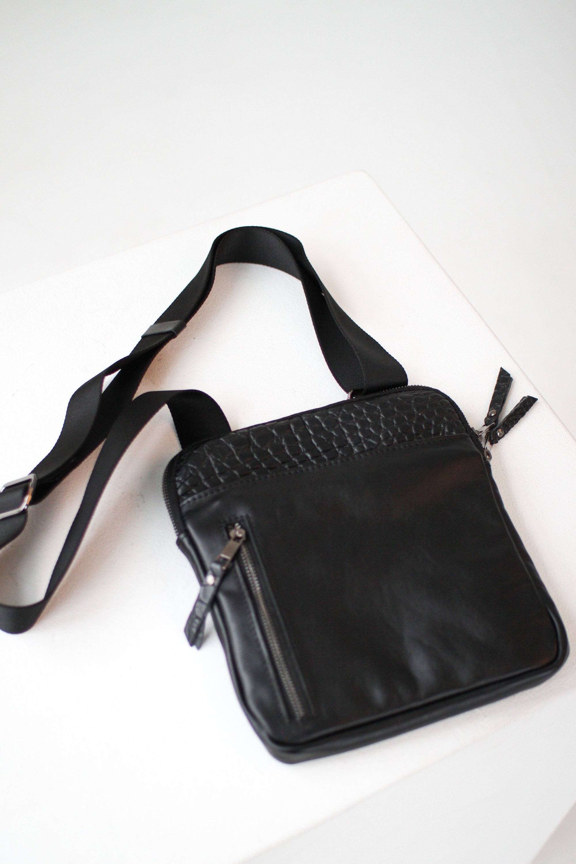 Сумка чоловіча SKILL через плече шкіряна чорна SKILL