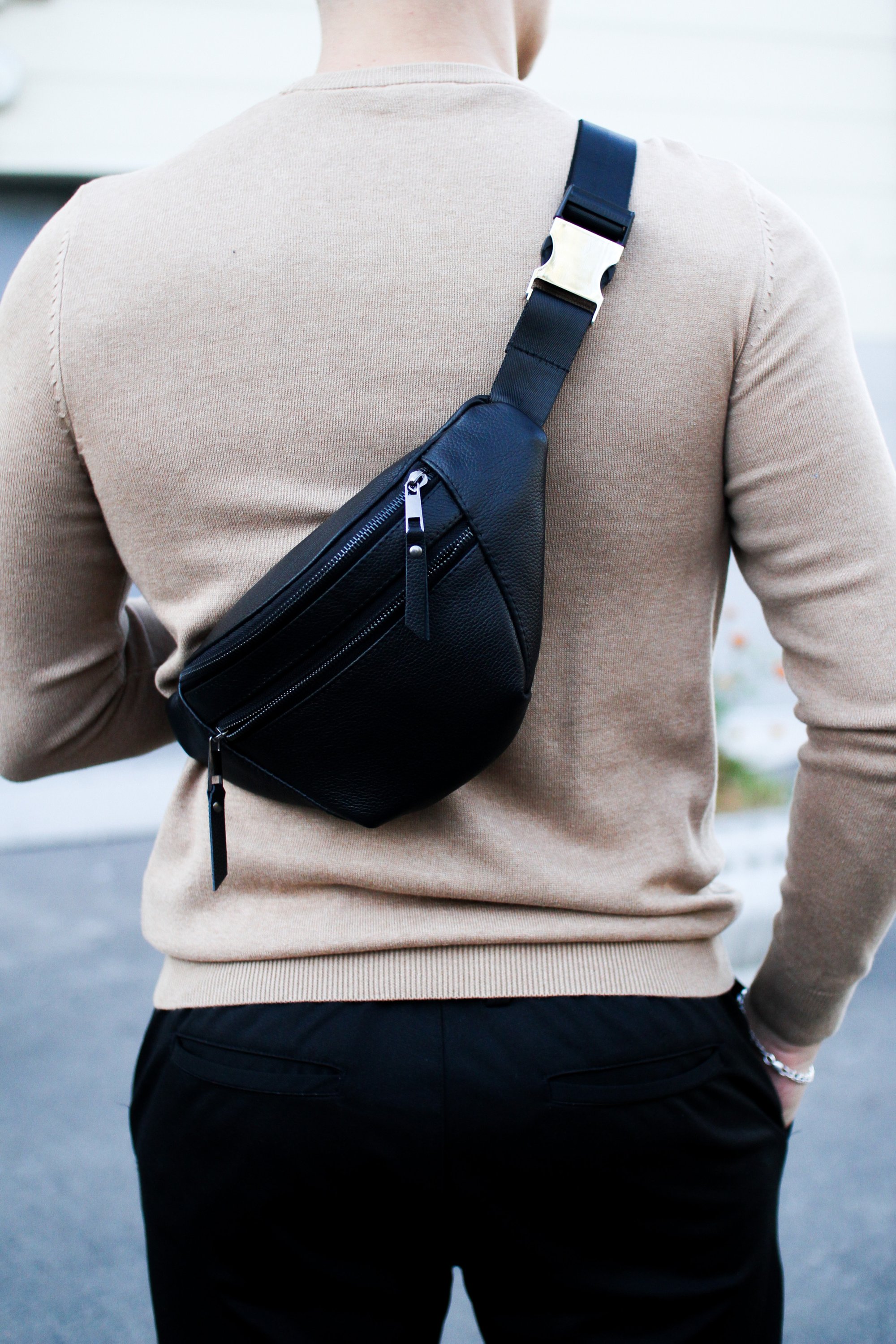 Чоловіча сумка-бананка на пояс з натуральної зернистої шкіри (чорна) SKILL