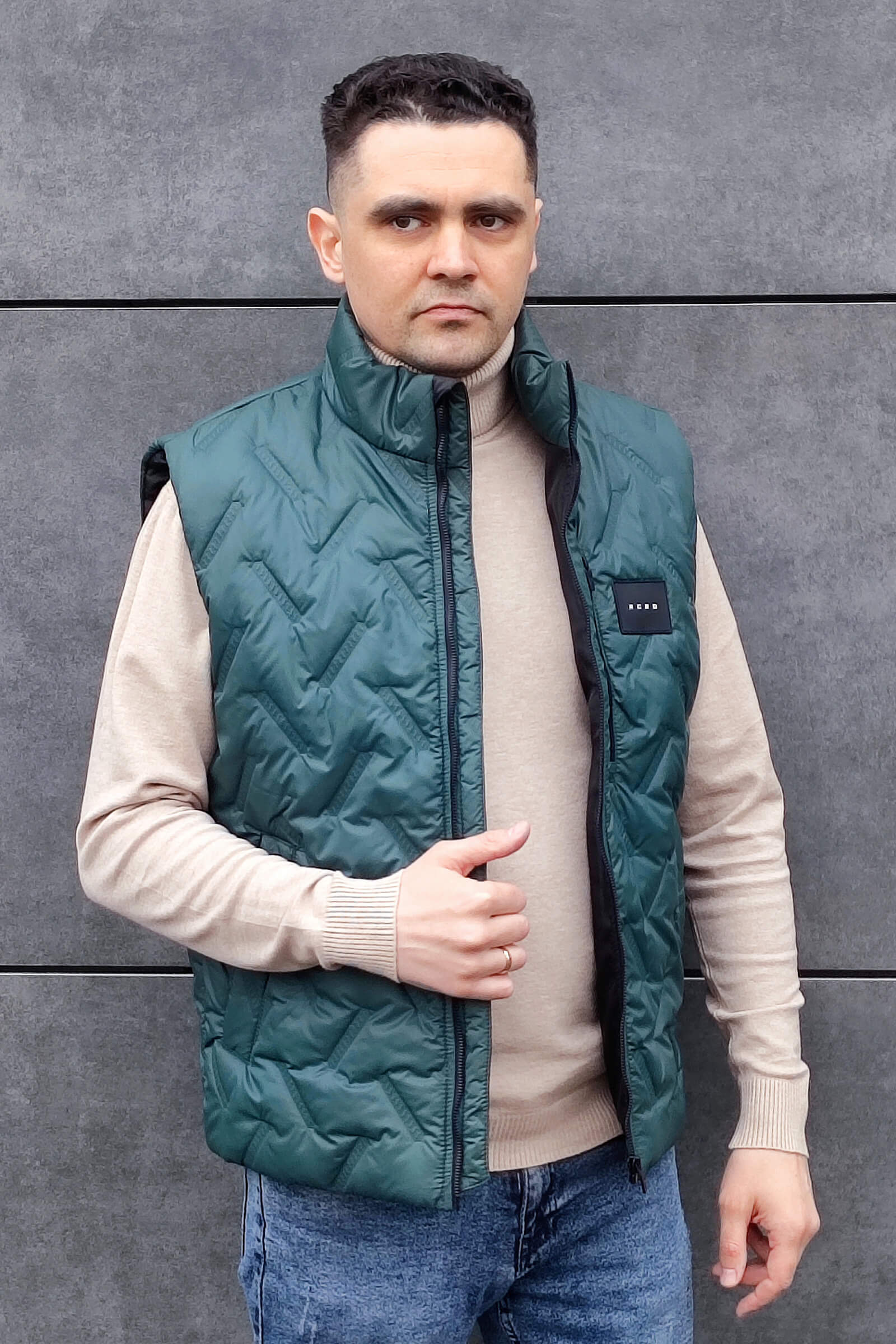 Жилет чоловічий зелений Suns House