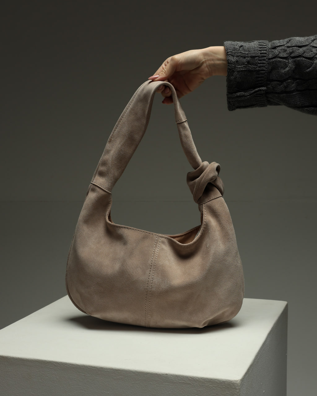 Сумка-хобо з натуральної замші SKILL бежевий