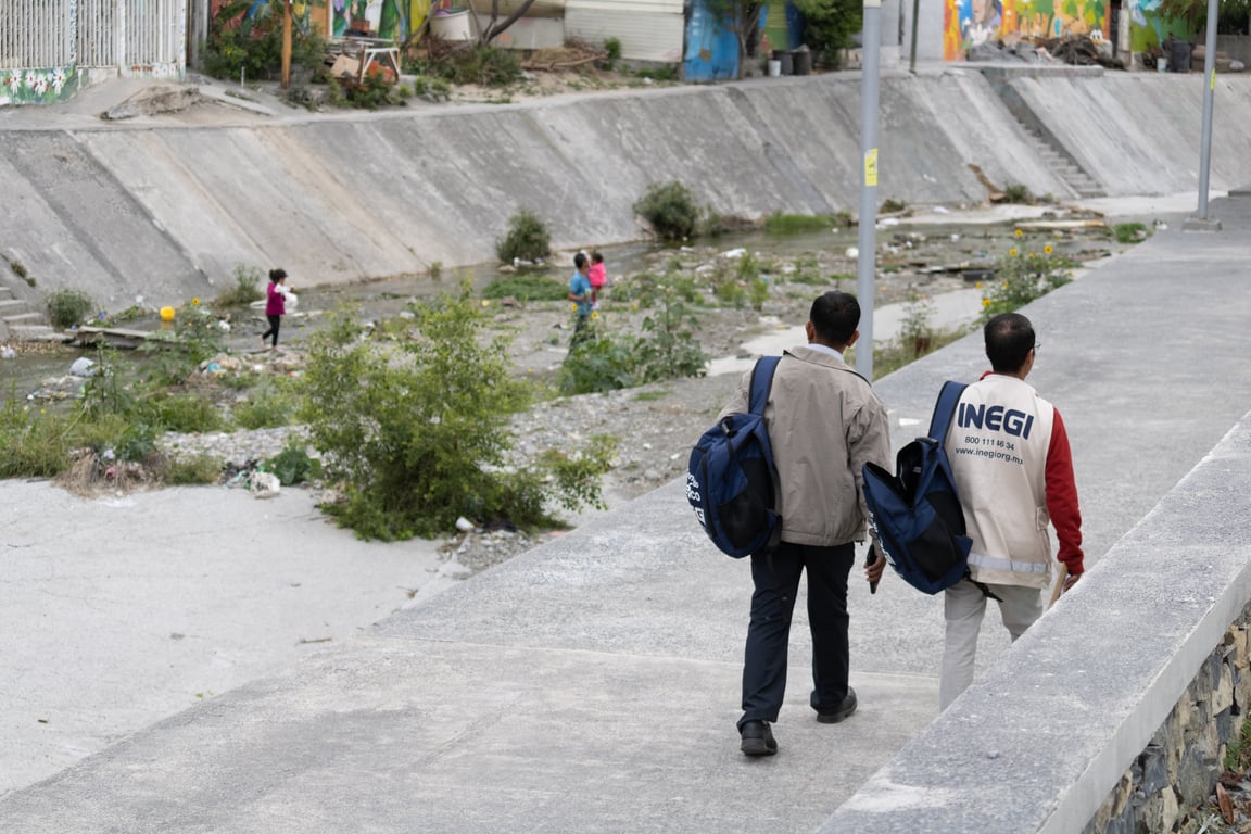 Encuestadores del INEGI en una zona rural.