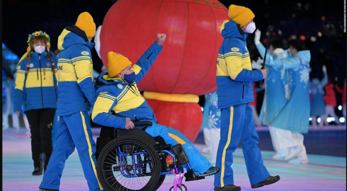 Paratletas de Ucrania en la inauguración de los Juegos Paralímpicos.