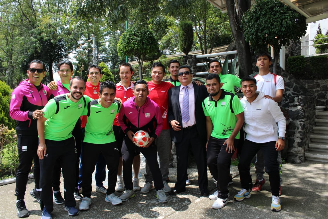 Equipo mexicano de fútbol para personas con discapacidad visual.