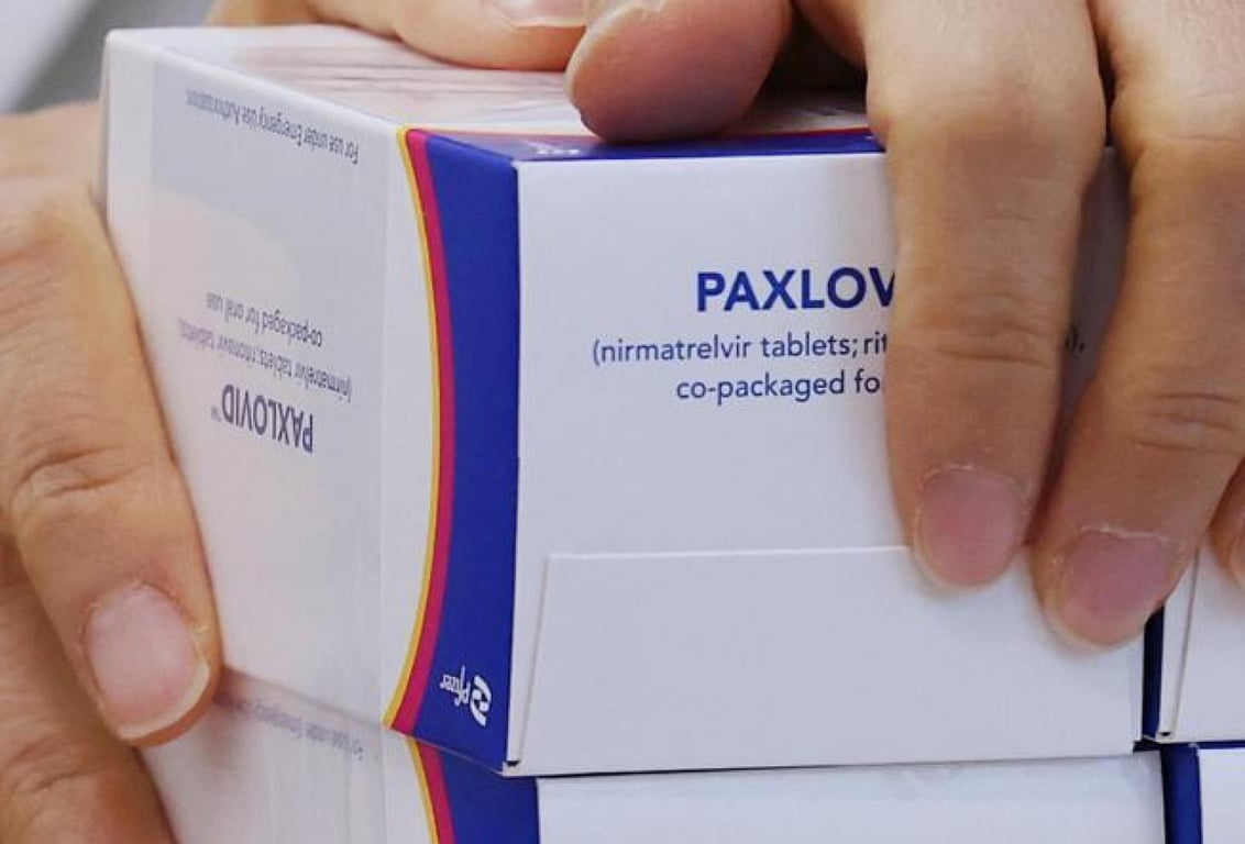 Caja de medicamento Paxlovid