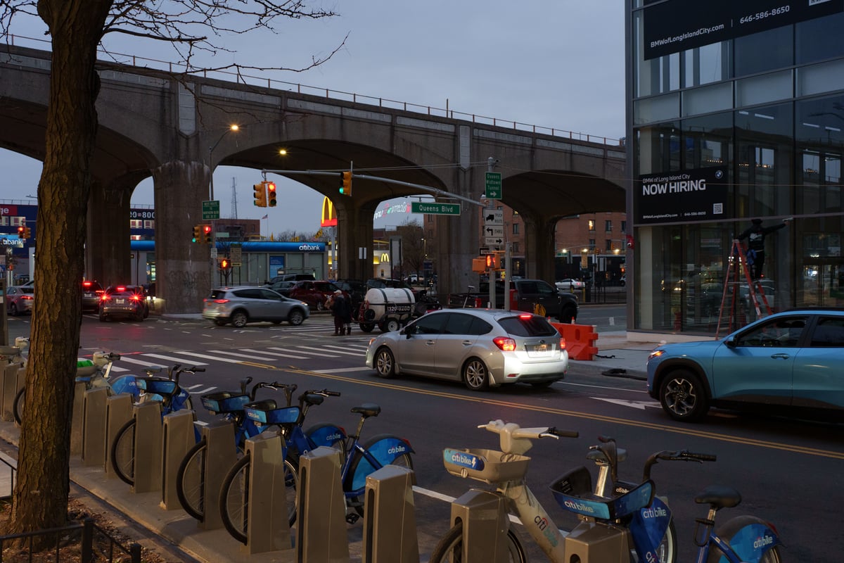 jackson heights—sunnyside 2025-12-07-76.png