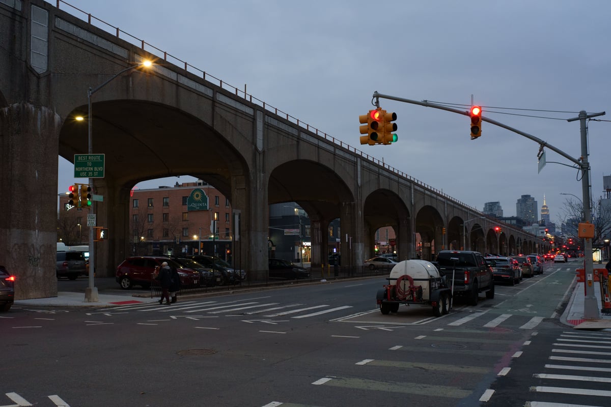 jackson heights—sunnyside 2025-12-07-77.png