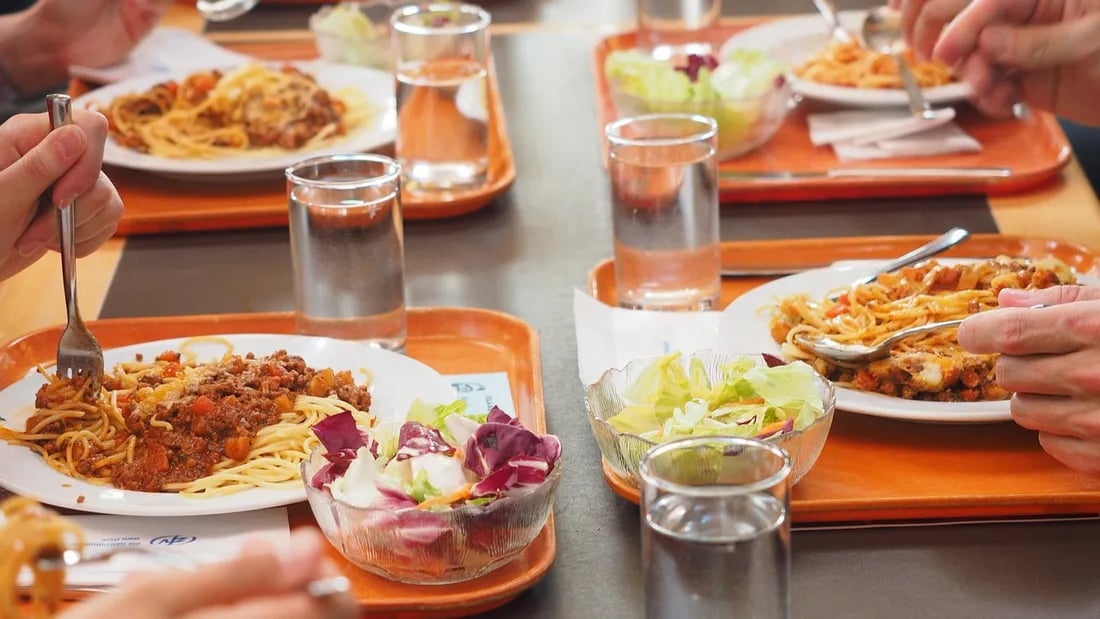 Nouvelle mesure : repas étudiant à 1 €, qu'en est-il pour les Algériens ?