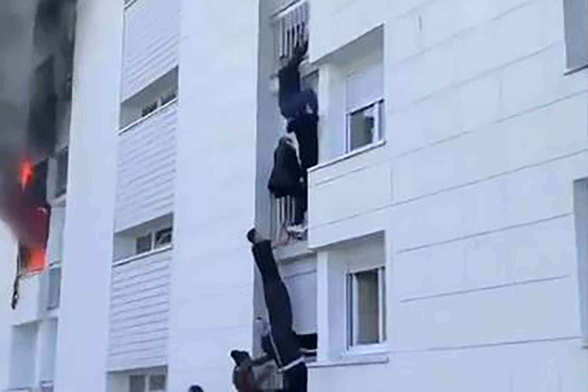 Un Algérien sauve une famille du feu en France : acte héroïque