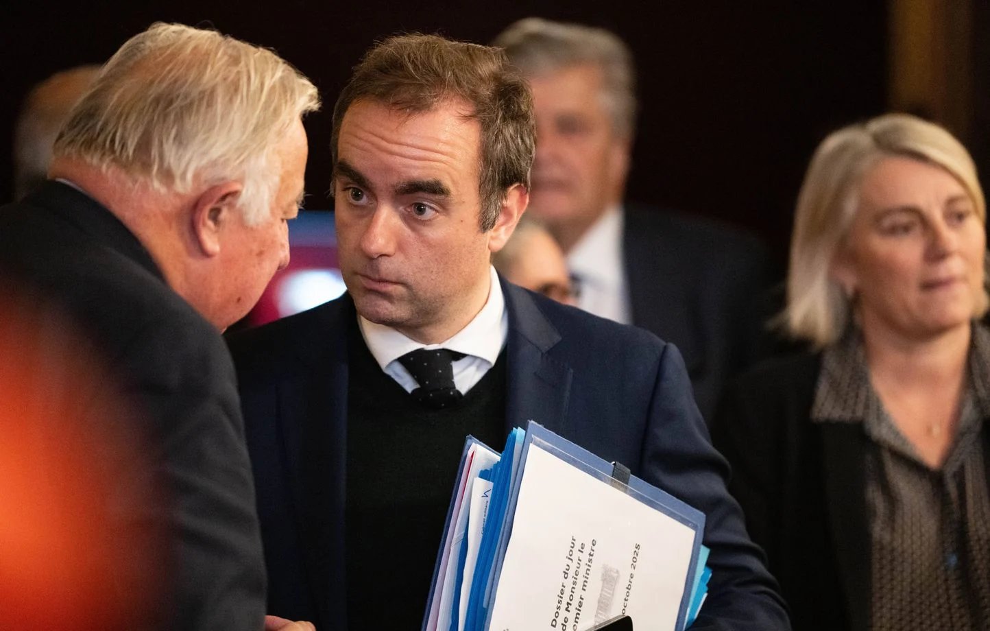 Lecornu veut renégocier l'accord franco-algérien de 1968
