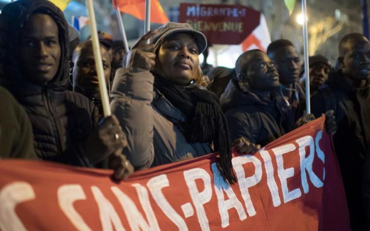 Régularisation en France : nouvelles restrictions contre les sans-papiers maghrébins