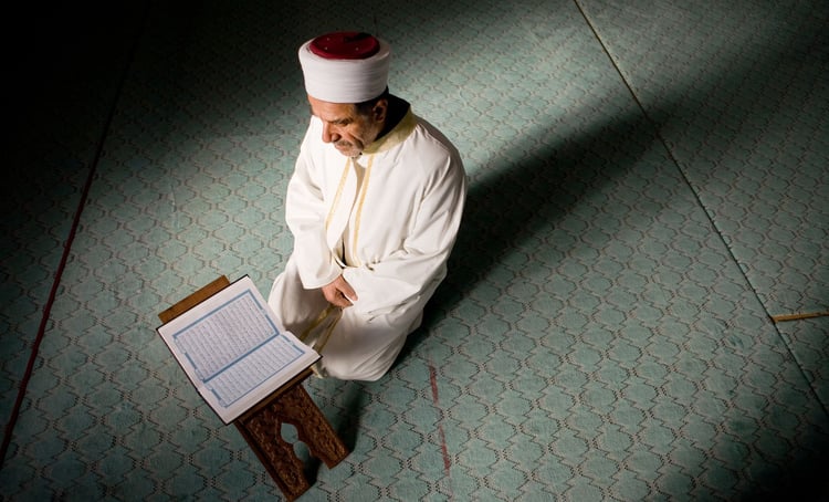 Ramadan 2026 : Pourquoi l’Algérie envoie des imams en Occident ?