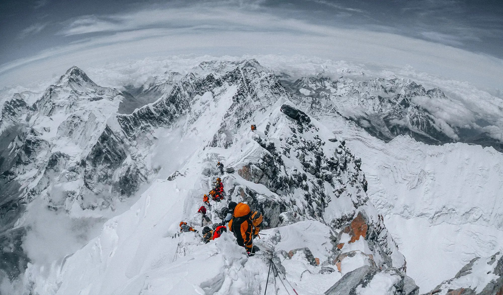 Un entrepreneur franco-algérien s'attaque à l'Everest !