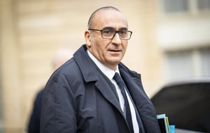 Nouvelle politique de Laurent Nunez : immigration sous surveillance