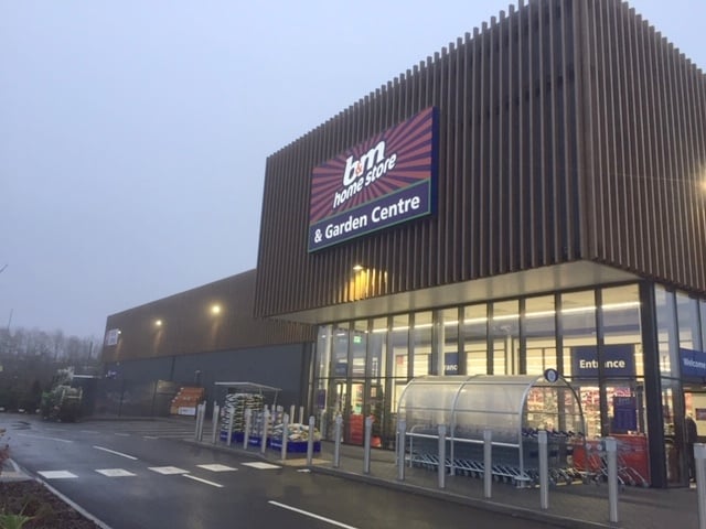 B&M