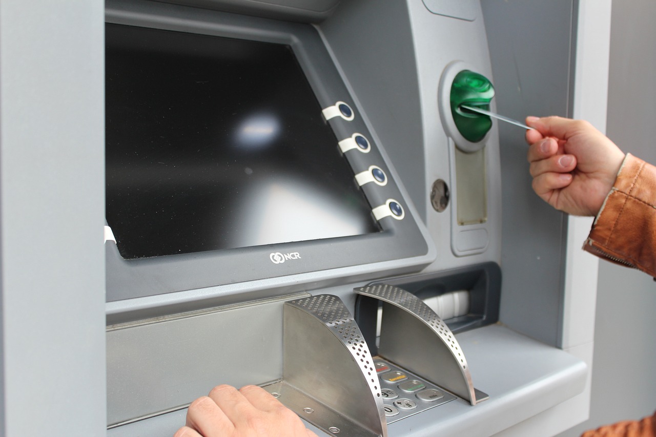 Cash usage up for first time in 5 years