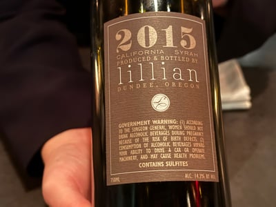 リリアンの2015年カリフォルニア・シラー、オレゴンのダンディーで瓶詰め